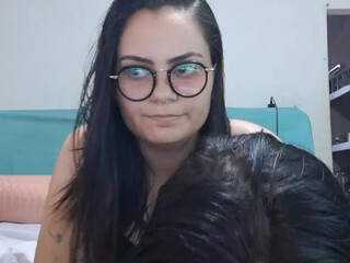 vicboom naughty brunette seduces with big booty