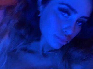 naomiwoods extravagant fucking dances with a long dildo