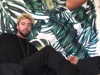 naomiwoods elegant  cam girl  engaged in lustful caresses