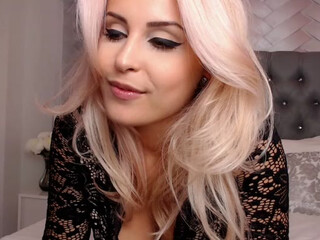 yaniralove juicy slut enjoys cooney