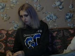 iskorka slutty bitch masturbates cunt