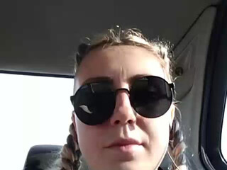 Iskorka vicious lady pulls clit