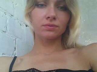 KittY runet wriggles in front of webcam