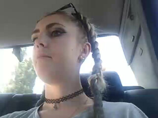 Iskorka cute passion fucks shaved cunt