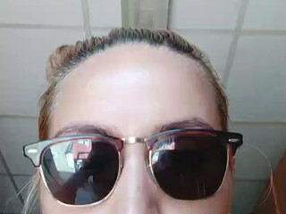 albitaconeja69 pulls hand clit