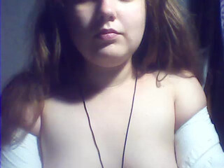 alicepussy chick chats in fries