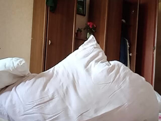 Ariel006 busty slut poses naked