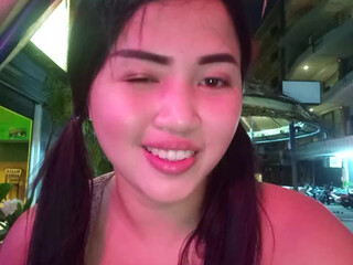 Bella gorgeous babe dancing striptease