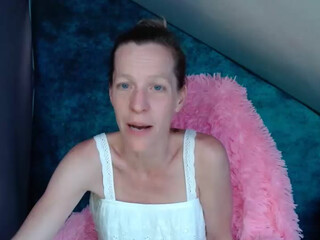 blueeye trans girl tames her girlfriend