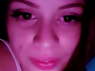 Candacexxhot gorgeous confused fingering both holes