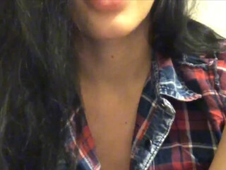 Dariinella222 ardent slut seduces with a huge ass