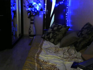 Dianatey hot chick rides phallus