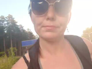 Ingrid777 slut fucks the cap with his fingers