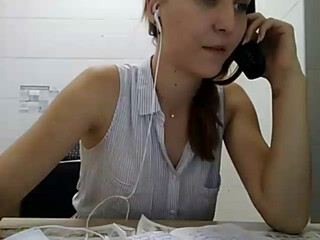 JudyGalren fucks herself on the sofa