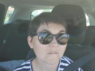 jlfdu71 skin masturbates pussy