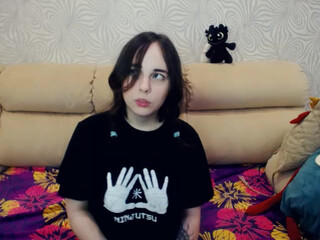 kloffelin busty woman posing in panties