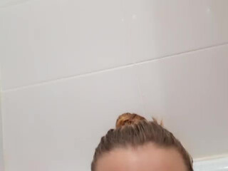 Klubni4ka3 naughty bitches gently masturbate shaved pussies