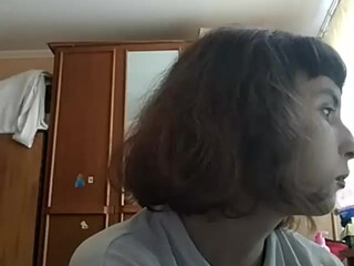 Kotik19pochka charming ass fucks her pussy
