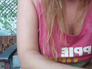 lauriehot cute girl caresses her charms