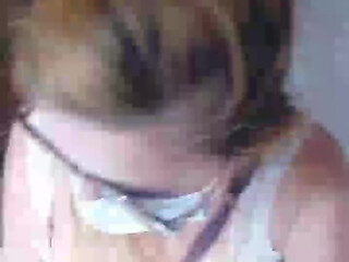 Lauriehot Stunning brunette