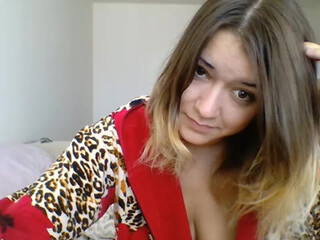 LediLola busty bitch massages her pussy and nipples
