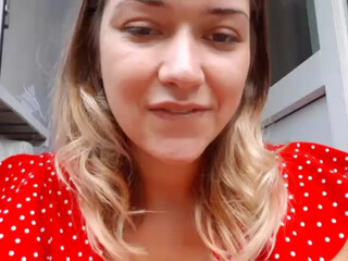 Ledilola ardent skin posing nude