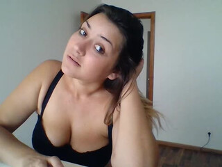 LediLola and finally decided to jerk off her shaved pussy