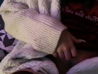 Little skinny squirt stretches the vagina