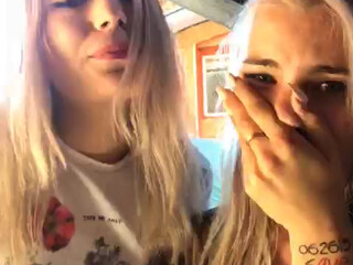 Littleferalberry naughty slut fucks anus phallus