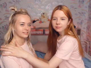 Martinaevie sexy hottie gently pulls pussy