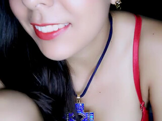 monycat the obstinate queen pulls the cap