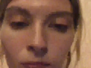 Normasefaot slut cums off