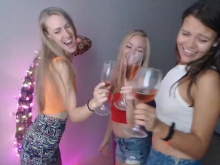 Remarki coquette shows shaved holes