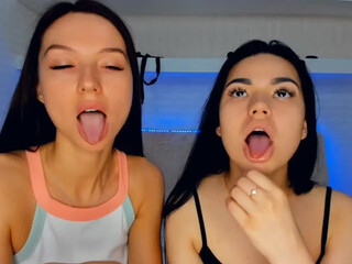 Sheena667 cute girls masturbate pussy