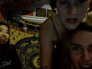 Strawberrydevil shows her pussy on the chair