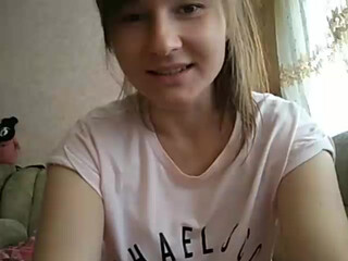 SweetKrisOh attractive lady relish fucks vagina with a sex toy