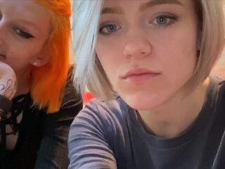 Treshgirls wicked girl fingers her shaved holes