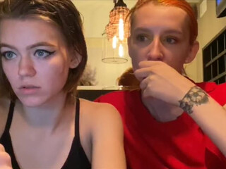 Treshgirls do not hesitate to show itself