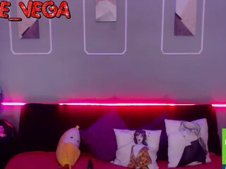 True crazy queen gently pulls the vagina