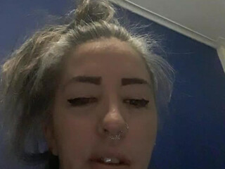 vampora19777 tasty babe fucks her anus