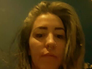 Vampora19777 whore model shows off her beauty
