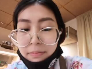 Yaeclipseee babe cums off toys