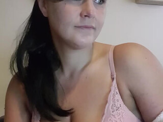 Xxsquirtysamxx hot lady squeezes tits in the kitchen