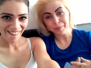 your burning leggy babe pulls clit