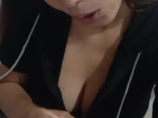 yejuxxx gorgeous chick caresses shaved cunt