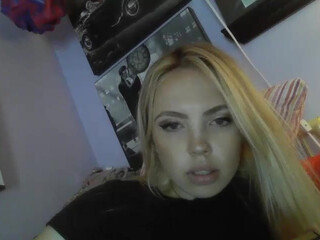 yourbabylynn23 chaturbate charming cutie