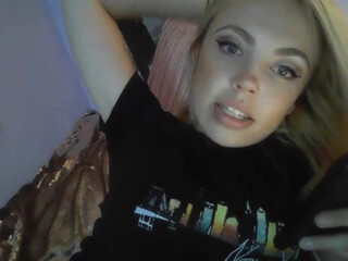 yourbabylynn23 chaturbate Cute wench