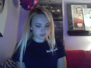 yourbabylynn23 chaturbate brilliant bitch jerks both holes