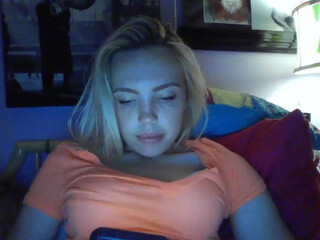 yourbabylynn23 chaturbate impressive young lady puts on beautiful boobs