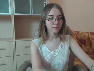 sweetiewow chaturbate delightful bitch exposes sexy body